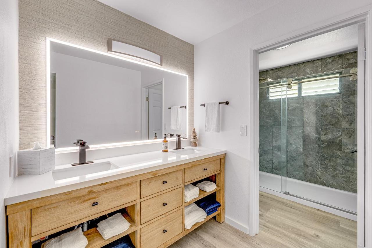 Newly Renovated Condo With Sup Paddle Boards And Golf Clubs Included Kailua-Kona Buitenkant foto