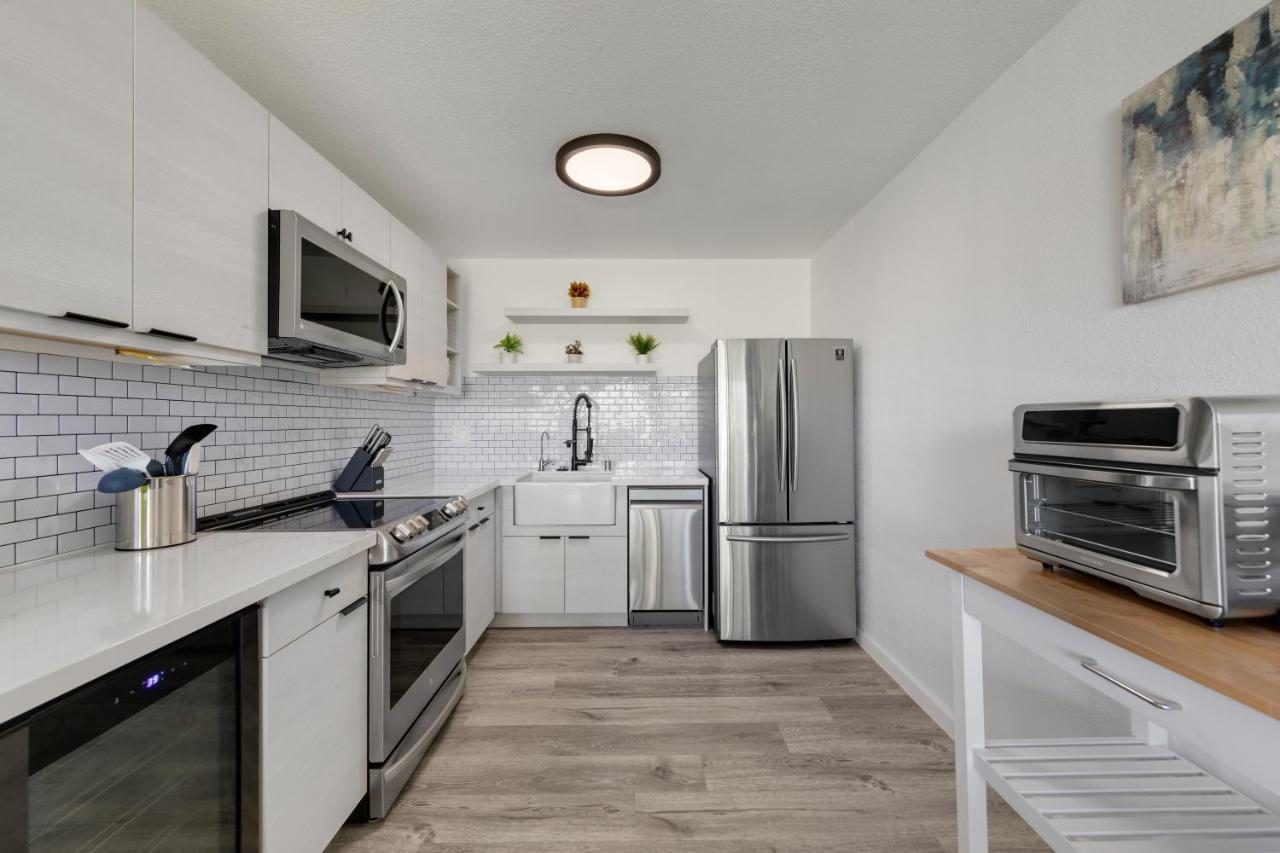Newly Renovated Condo With Sup Paddle Boards And Golf Clubs Included Kailua-Kona Buitenkant foto