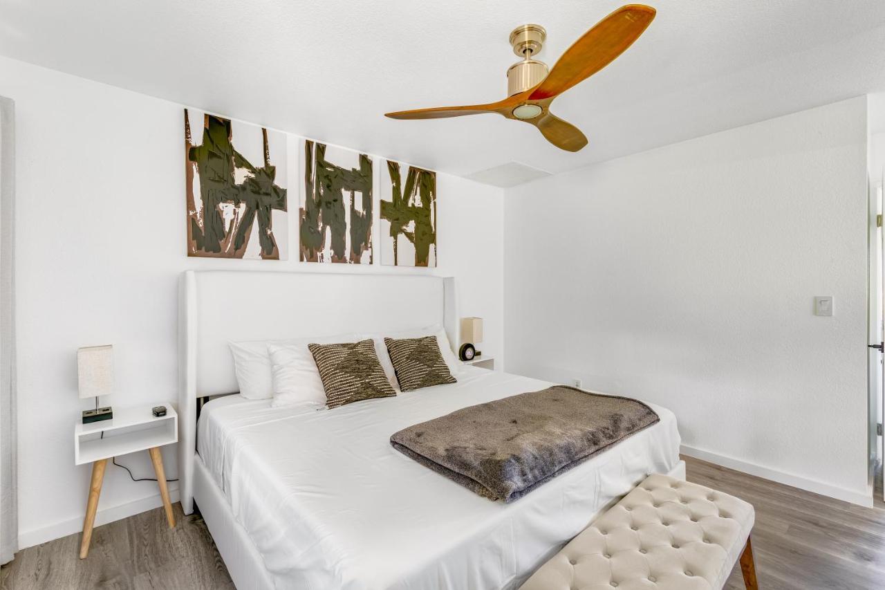 Newly Renovated Condo With Sup Paddle Boards And Golf Clubs Included Kailua-Kona Buitenkant foto