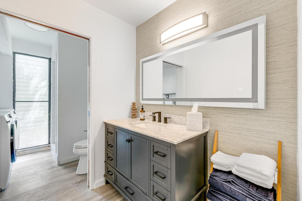 Newly Renovated Condo With Sup Paddle Boards And Golf Clubs Included Kailua-Kona Buitenkant foto