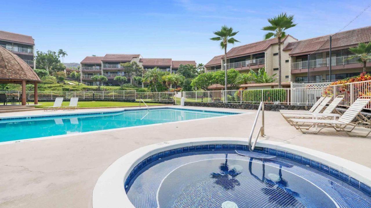 Newly Renovated Condo With Sup Paddle Boards And Golf Clubs Included Kailua-Kona Buitenkant foto