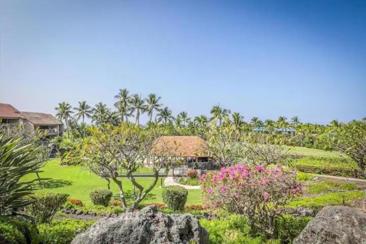 Newly Renovated Condo With Sup Paddle Boards And Golf Clubs Included Kailua-Kona Buitenkant foto